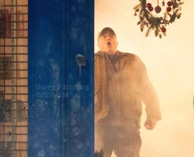 Персонаж Брендана Фрейзера вышел из огня на съемках «Бэтгерл»