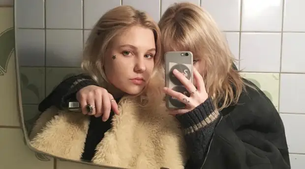 «Вникните во все документы»: 20-летняя девушка уже год находится под арестом из-за обвинений в убийстве подруги