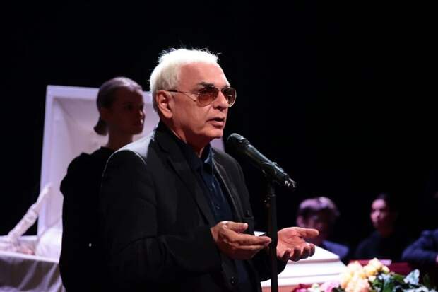 «Останетесь в моем сердце»: Карен Шахназаров пронзительно высказался о Вере Алентовой