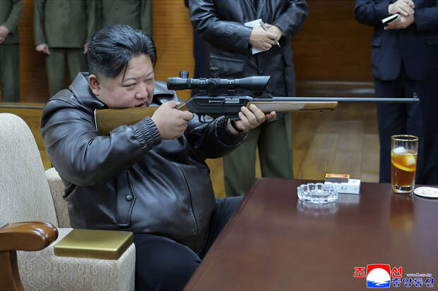 Ким Чен Ын посетил базу по подготовке северокорейского спецназа