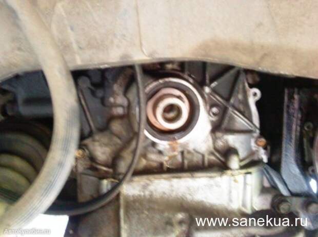 Как поменять сальник коленвала на Nissan Liberty PM12 Как поменять сальник коленвала на Nissan Liberty PM12