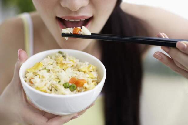 Разбираемся в крупах. Что полезнее: белый, бурый рис или киноа