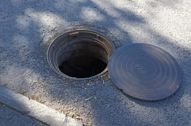 В Воронеже 7-летний мальчик упал в открытый люк