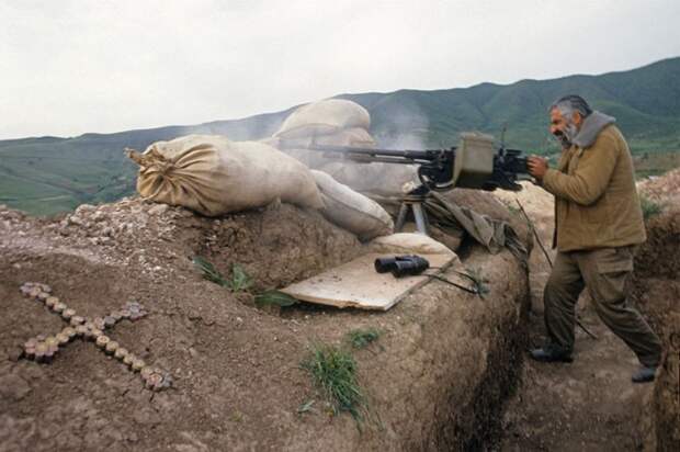 Nagorno-Karabakh. Hadrut. In the combat operational zone. Photo ITAR-TASS / Khamelyanin Gennady; Solovyev Andrei Íàãîðíûé Êàðàáàõ. Ãàäðóò. Â çîíå áîåâûõ äåéñòâèé. Ôîòî Àíäðåÿ Ñîëîâüåâà è Ãåííàäèÿ Õàìåëüÿíèíà /ÈÒÀÐ-ÒÀÑÑ/.