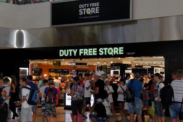 Пассажирам внутренних рейсов могут разрешить покупать алкоголь в duty free