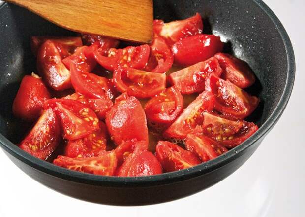 обжарка помидоров для соуса к бараньей корейке