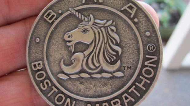 На eBay попали медали марафона в Бостоне