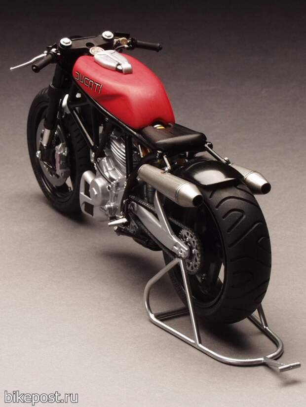 Кастом Ducati Flat Red