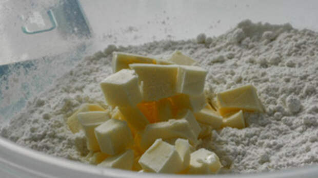 Масло / Фото: unsplash.com / Ryu Orn