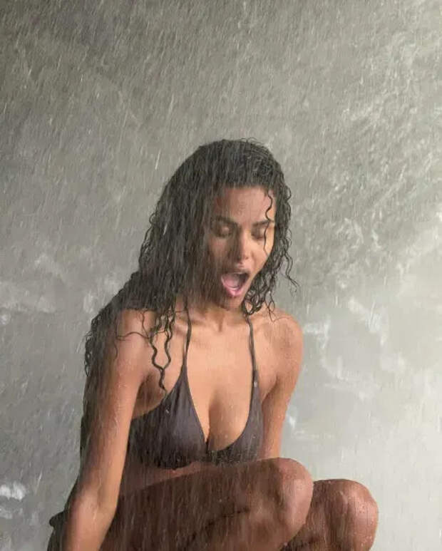 Тина Кунаки