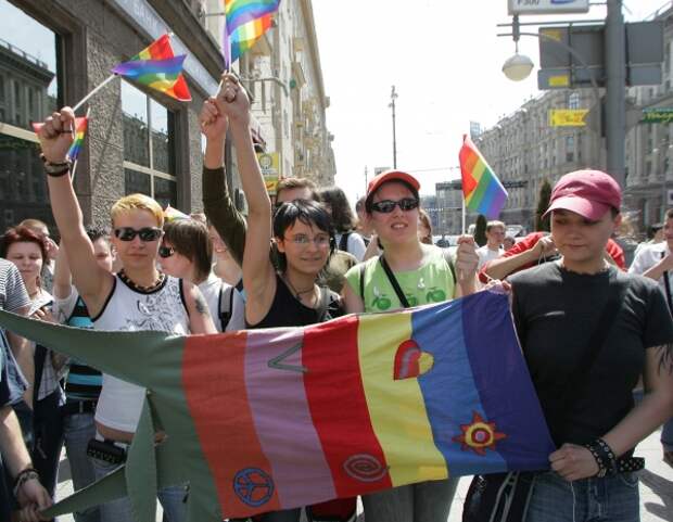 Вице-премьер Крыма отправил организаторов гей-парада в "Гейропу" за "толерастией"