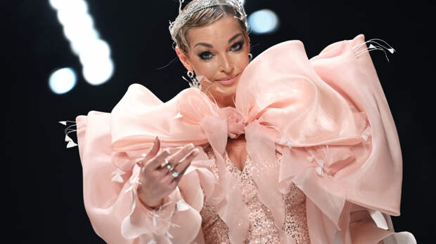 «Завидуйте молча»: как высоко взлетала и низко падала Волочкова за 50 лет