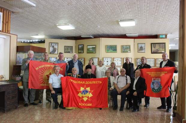 Встреча ветеранов и волонтёров в Ковылкинском музее Встреча ветеранов и волонтёров в Ковылкинском музее