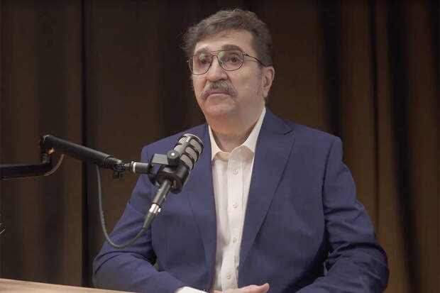 Знаменитый ведущий 90-х объяснил любовь россиян к голливудским фильмам