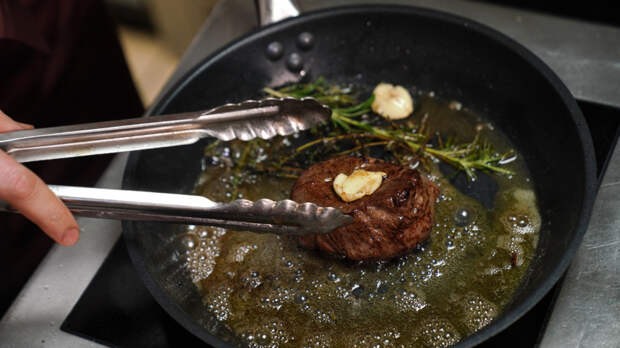 Полезно для сердца: названо самое безопасное масло для жарки