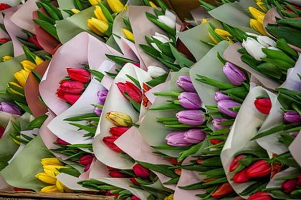 В Нижнем Новгороде мальчику сначала отказали продать цветы перед 8 Марта