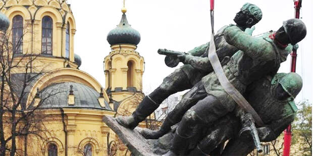 Памятник советским воинам в Польше