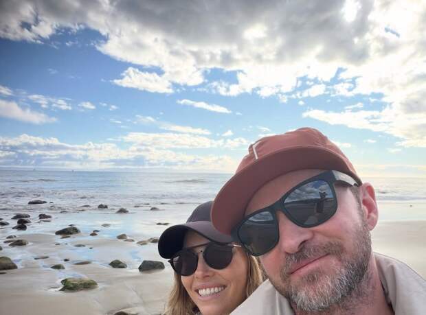 Актриса Джессика Бил показала фото с Тимберлейком в день его 45-летия