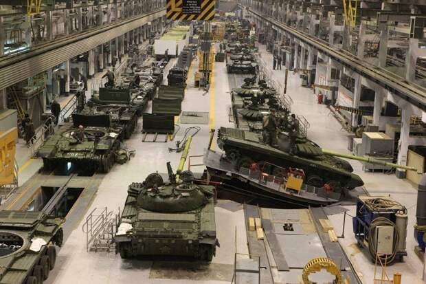 Россия в 2023 году произведет 1500 танков