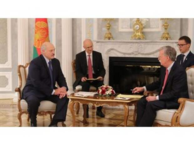 Уход Лукашенко на Запад поддерживает влиятельная группа в России