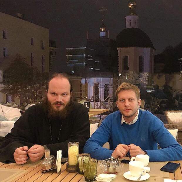 7 фактов про Павла Островского — самого забавного священника в Интернете