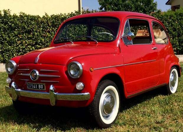 Автомобиль Fiat 600.