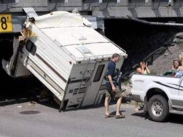 Они пошли в поход, но что-то пошло не по плану