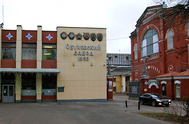 Вид на старое здание Обуховского завода. Фото: Дмитрий Михаевич/ТАСС