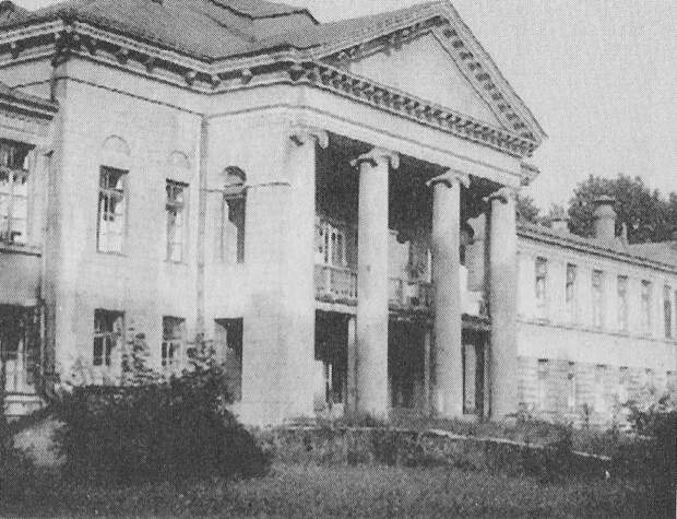 История района: доктор Захарьин бил хрусталь в императорском дворце