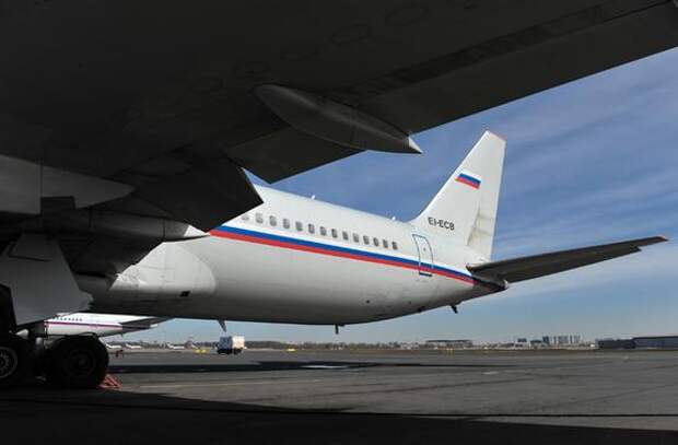 Почти 50 самолетов вылетят из Пулково с задержкой после ночной атаки БПЛА