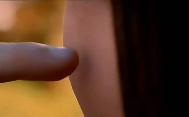 Мы никогда по-настоящему не касаемся друг друга (и вообще ничего)