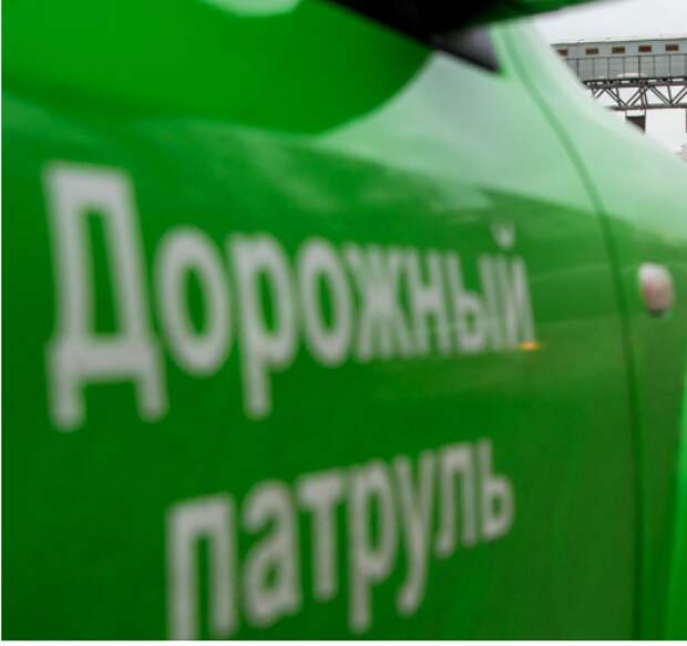 Водитель бросил автомобиль посреди дороги на Большой Марфинской