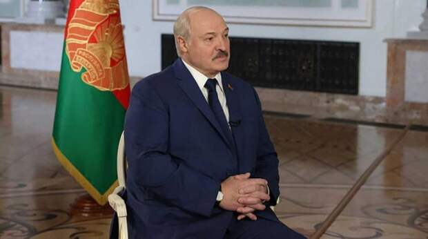 Лукашенко пригрозил Западу размещением ядерного оружия