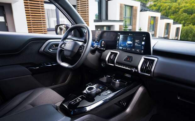 Другой «Крузак»: новые полноприводные Тойоты появились в России