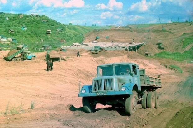 Tatra-T111. Дизель воздушного охлаждения. 12 цилиндров. 210 л.с. СССР, автомобили, советская техника, советские машины