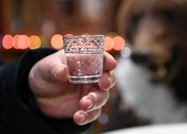 Россияне перешли на премиальную водку