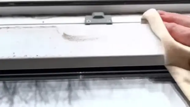 Как легко и просто очистить от грязи зеркала и стекла