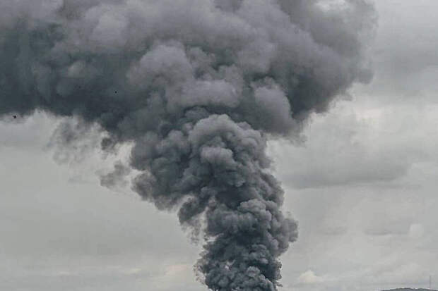 "Страна.ua": Во Львовской области не потушили нефтехранилище после удара