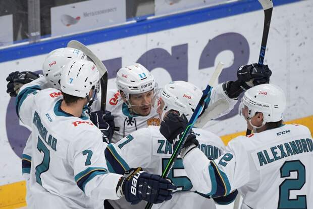 Матч КХЛ между "Сочи" и ЦСКА сорван из-за атаки беспилотников