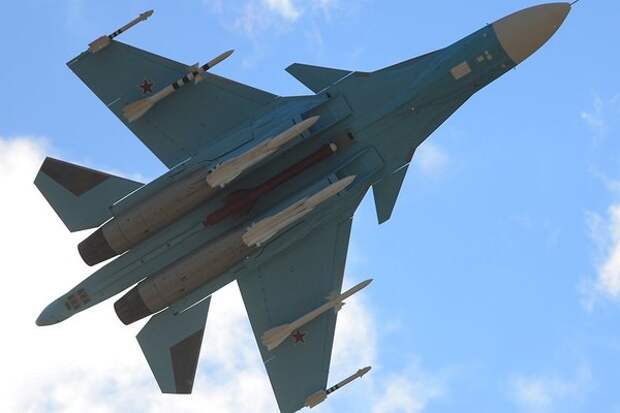 Су-34 утопил корабль на Каспии прямым попаданием ракеты Х-31(видео) Су-34 утопил корабль на Каспии прямым попаданием ракеты Х-31(видео)