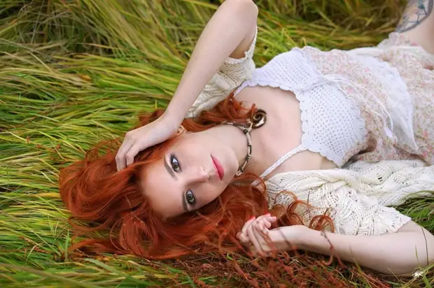 Redhead beauty outdoor webcam