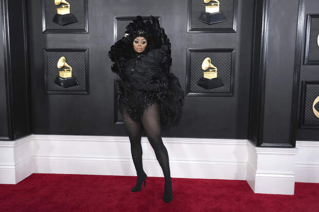 Complex: модель Блэк Чайна раскаялась в том, что раньше рекламировала OnlyFans