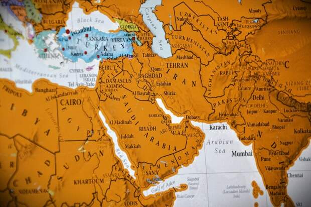 Саудовская Аравия подняла цены на нефть для Азии на фоне конфликта в регионе
