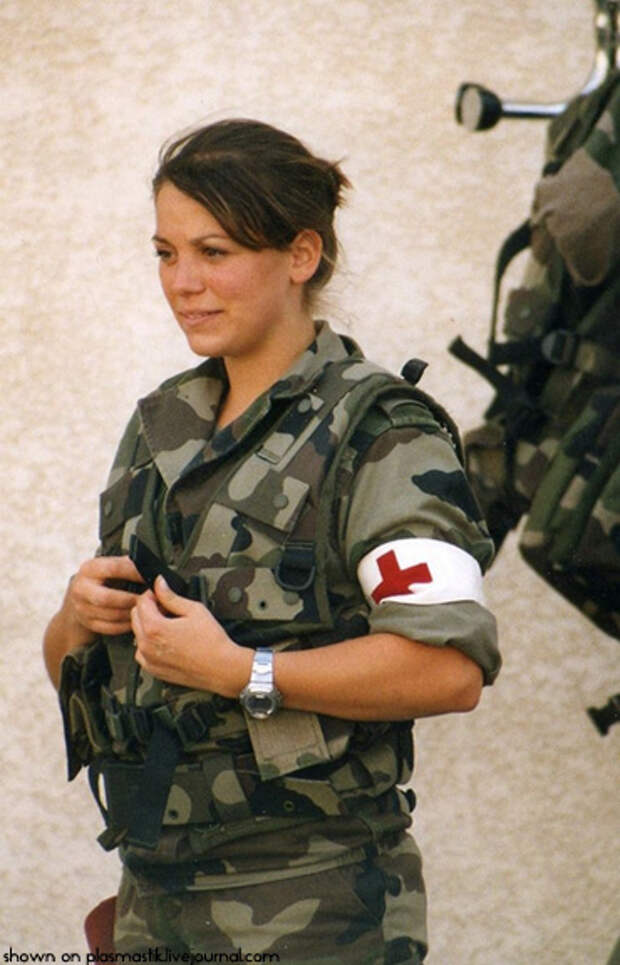 Девушка военный врач. Девушки в армии. Российские женщины военные. Женщины в военной форме. Девушка военный медик.