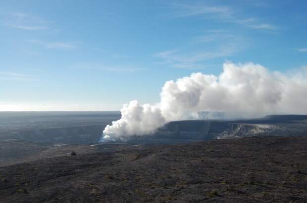 Активность наблюдается в другом кратере Халемаумау америка, вулканы, гавайи, пейзажи, природа, путешествия