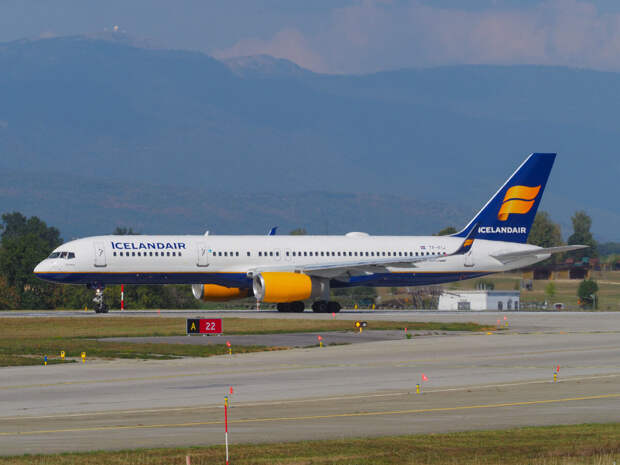 Фото: Boeing 757-200