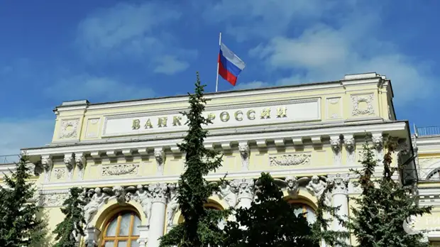 РИА Новости: ЦБ запросил у банков данные о переводах с карты на карту