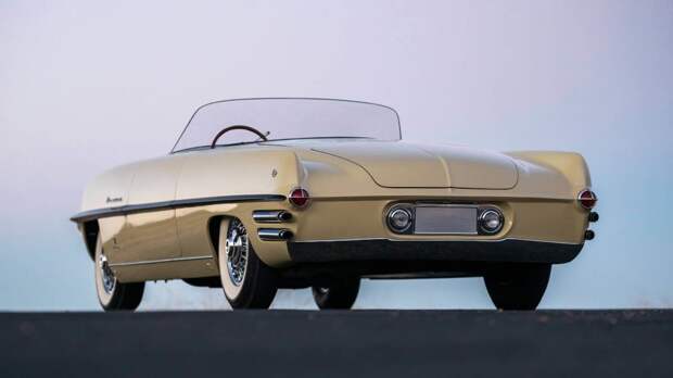 Концептуальный родстер реактивной эры Dodge Firearrow II