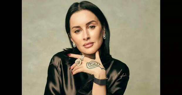 "Родили — и на четвёртый день на работу ". Тина Канделаки посоветовала женщинам отказаться от декрета ради успеха в карьере