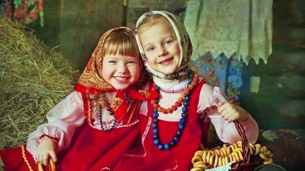 После семи лет дети начинали постоянно носить одежду, как у взрослых После семи лет дети начинали постоянно носить одежду, как у взрослых